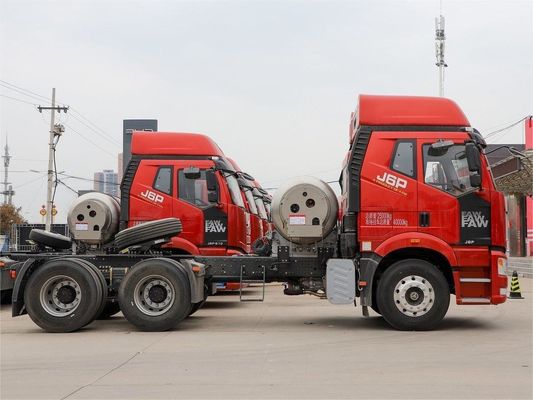 Zware vrachtwagen FAW Jiefang J6P aanhangwagen sleepvoertuig vrachtwagenkop 6X4 J6P 370-550 pk vrachtwagen
