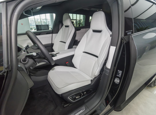 HiPhi X's Ultimate 4-Seater Luxury SUV met 550 km NEDC bereik en maximale snelheid van 200 km/u