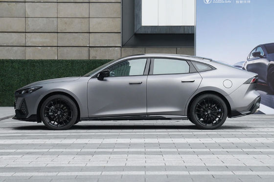 Energievoertuigen 2024 Changan Uni-V PHEV Auto voor 5 personen in wit zwart wit of rood