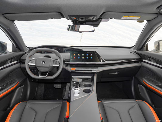 5 zitplaatsen Changan UNI-V Sedan 2023 2024 1.5T 2.0T UNI-V Benzinauto binnen uw budget