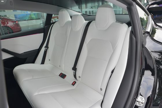 Tesla's Model 2024 met vierwielaandrijving langeafstand elektrische sportwagen met MAX.