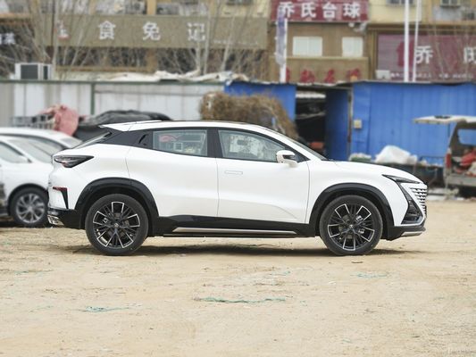 Maximale snelheid 200 km/u De 2023 Changan UNI-T 1.5T Turbo Luxury Sedan aangedreven door benzine