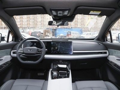 Maximale snelheid 200 km/u De 2023 Changan UNI-T 1.5T Turbo Luxury Sedan aangedreven door benzine