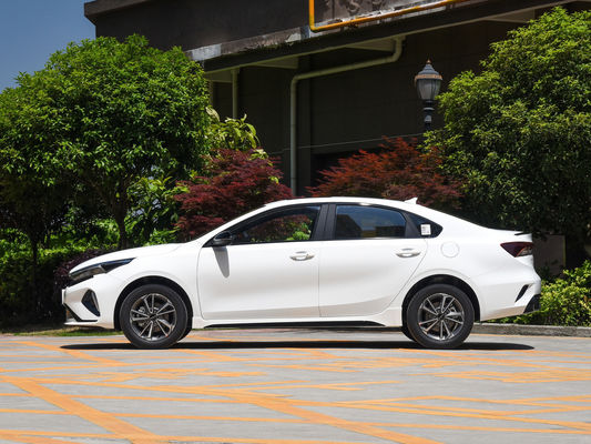 2024 KIA K3 Economy EV Car Compact Sedan Auto met 410Km bereik en maximale snelheid van 165km/h