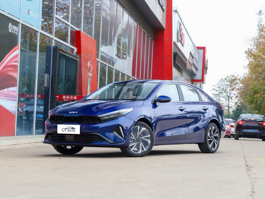 2024 Economy Benzine Auto KIA K3 compacte auto sedan Benzine auto's met en Ledersitjes