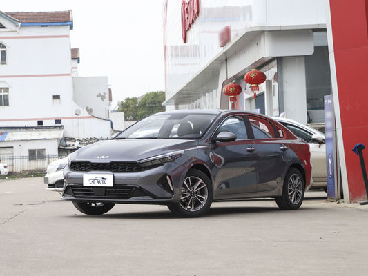 2024 Economy Benzine Auto KIA K3 compacte auto sedan Benzine auto's met en Ledersitjes