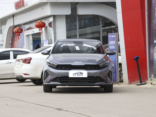 2024 Economy Benzine Auto KIA K3 compacte auto sedan Benzine auto's met en Ledersitjes