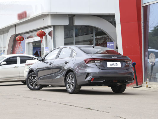 2024 Economy Benzine Auto KIA K3 compacte auto sedan Benzine auto's met en Ledersitjes