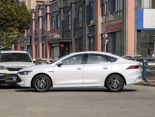 BYD QIN Plus Dm-I Made In EV Car 5-zits hatchback met energie 55/120km Hybrid Vehicle