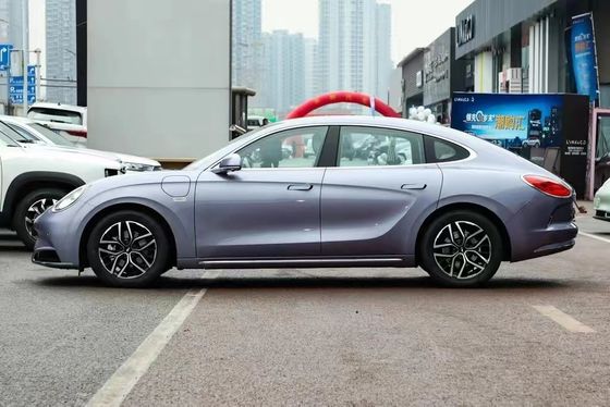GWM ORA Lightning Cat EV Car 2024 Energievoertuig met en concurrerende hoogte 1500 mm