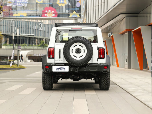 GMW Tank 300 4x4 2.0t Off-road voertuig Gasoline Fuel Car met ABS en 360° achtercamera