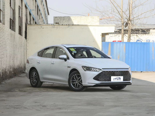 2024 BYD Qin PLUS DM-i 55KM Champion Edition Battery Electric Vehicle in zwarte kleur