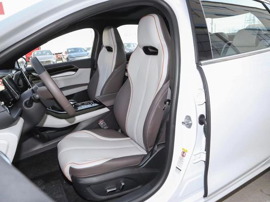 2024 BYD Qin PLUS DM-i 55KM Champion Edition Battery Electric Vehicle in zwarte kleur