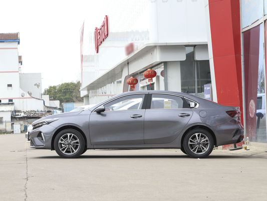 2024 KIA K3 Benzinauto Links roer Automatische sedan met en LED koplampen