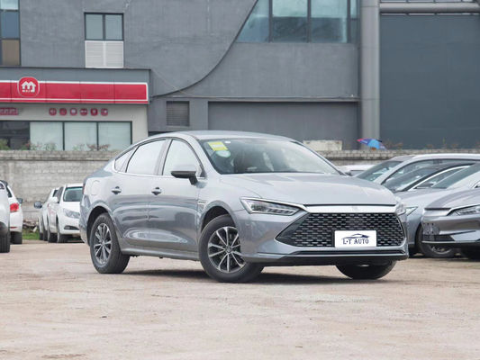 2023 BYD Tang Song Yuan 4-deurs 5-zits hatchback met Lithium Iron Phosphate batterij