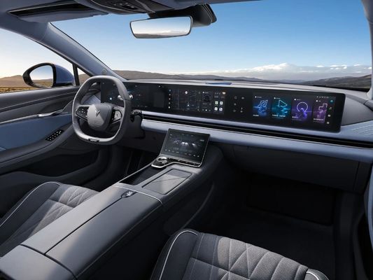 2024 Voyah Zhuiguang Electric Sedan Standard 5 zitplaatsen EV Vehicle 5 kleuren 3000 mm wielbasis