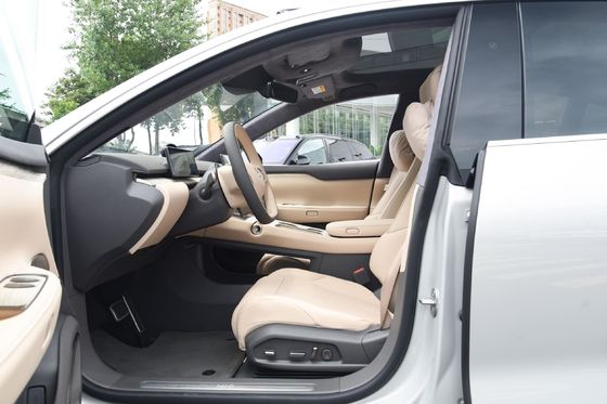 Zuivere elektrische 2024 luxe auto met links stuur de perfecte combinatie van stijl en energie