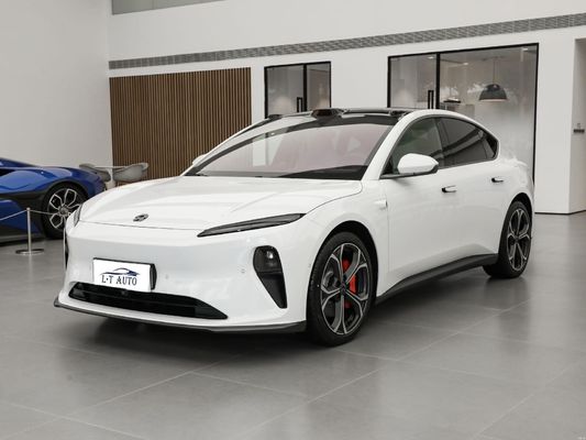 NIO ET5 Pure Electric 560/710km Batterijduur 6-8 uur oplaadtijd Mid-size sportwagen