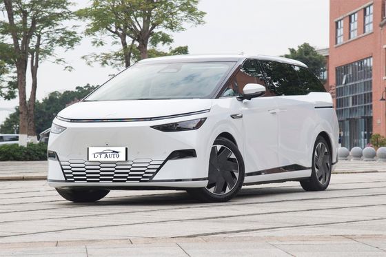 Grote familie MPV Xpeng X9 Electric 702KM NEDC Ultra Long Range 7 zitplaatsen Energievoertuig
