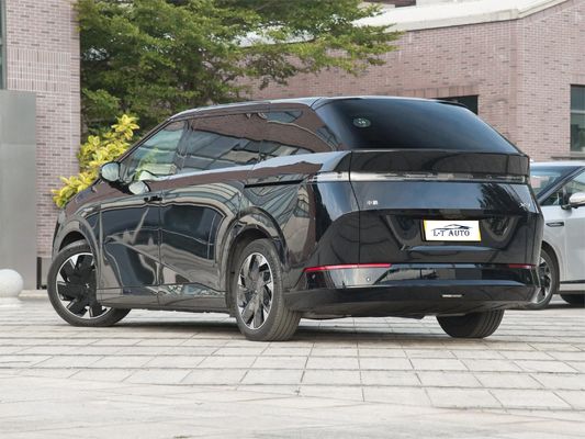 Grote familie MPV Xpeng X9 Electric 702KM NEDC Ultra Long Range 7 zitplaatsen Energievoertuig