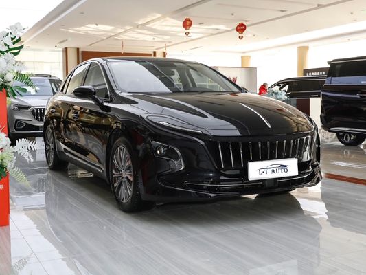 Comfortabele en stijlvolle Hongqi E-Qm5 middelgrote pure elektrische auto met 2990 mm wielbasis
