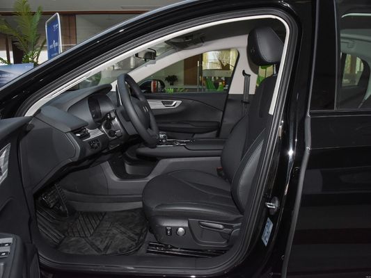 Comfortabele en stijlvolle Hongqi E-Qm5 middelgrote pure elektrische auto met 2990 mm wielbasis