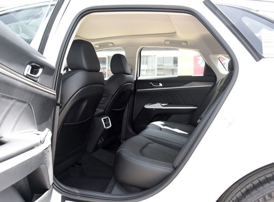 2024 KIA K3 Chinese Automobile Midsize Sedan Auto met Multi-link achtervering Made