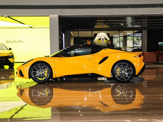 Lotus Emira sportwagen die het volledige potentieel van ternary lithium elektriciteit ontketent
