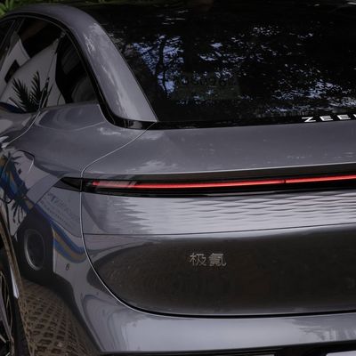 Zeekr 007 Pure Electric Car Dual Electric Motor Version Linkshandige bestuurder