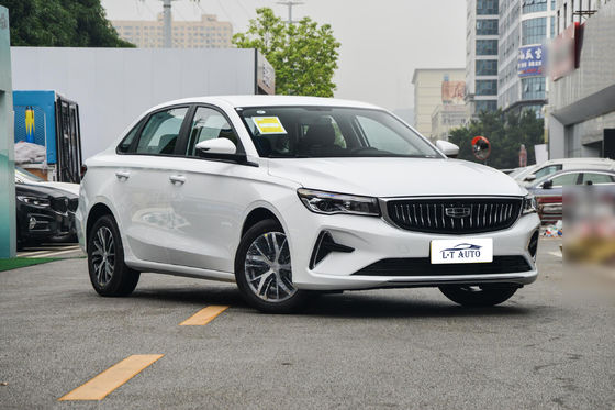 s Model 2024 Geely's 5-Seater Sedan 1.5l 1.8l Benzine Benzine Sedan met Turbomotor