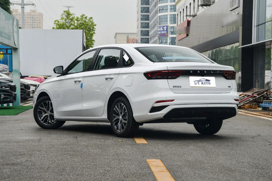 s Model 2024 Geely's 5-Seater Sedan 1.5l 1.8l Benzine Benzine Sedan met Turbomotor