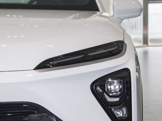 Zuivere elektrische NIO-energiewagen met ternarische lithium- en lithium-ijzerfosfaatbatterijen