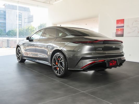 Zhiji IM LS7 Hybrid SUV 70kWh Batterijcapaciteit 6.5s Versnelling voor elektrisch voertuig