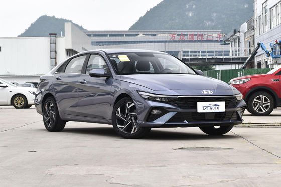 Elantra Sedan 4-deurs 5-zitter met 360° achtercamera en maximaal koppel Nm 100-200Nm