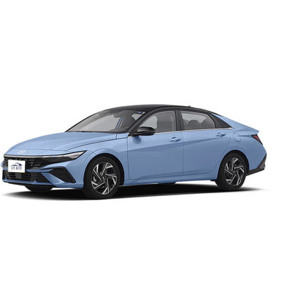 Brandstof- en FWD-aandrijving Hyundai Elantra Kleine familieauto met achterophanging met torsiestroom