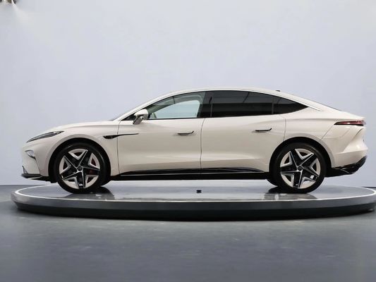 Feifan F7 elektrische auto met 702 km zuiver elektrisch cruiserende bereik en 200 km/h hoge snelheid