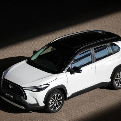 4460x1825x1620 benzine Toyota Corolla Cross 2.0L benzine SUV 4 deuren 5 zitplaatsen voor thuis