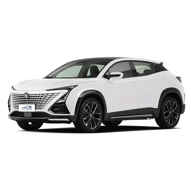 Maximale snelheid 200 km/u De 2023 Changan UNI-T 1.5T Turbo Luxury Sedan aangedreven door benzine