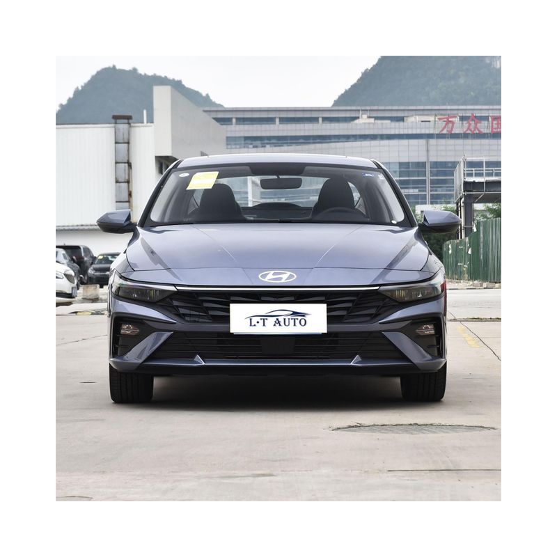 Elantra Sedan 4-deurs 5-zitter met 360° achtercamera en maximaal koppel Nm 100-200Nm